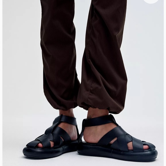 Lululemon dance studio maid rise pant short - Picture 4 of 6